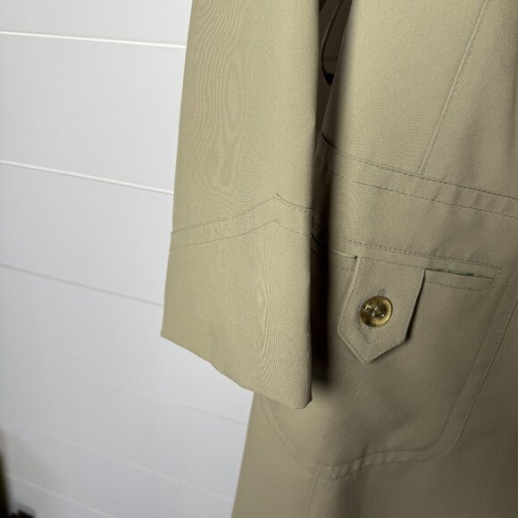 Vintage- Rare-Clear Lucite Buttons- Rain/Shine Coat Size 11/12 - Picture 6 of 11